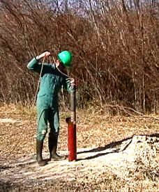 Descente de la sonde chimique dans un pizomtre